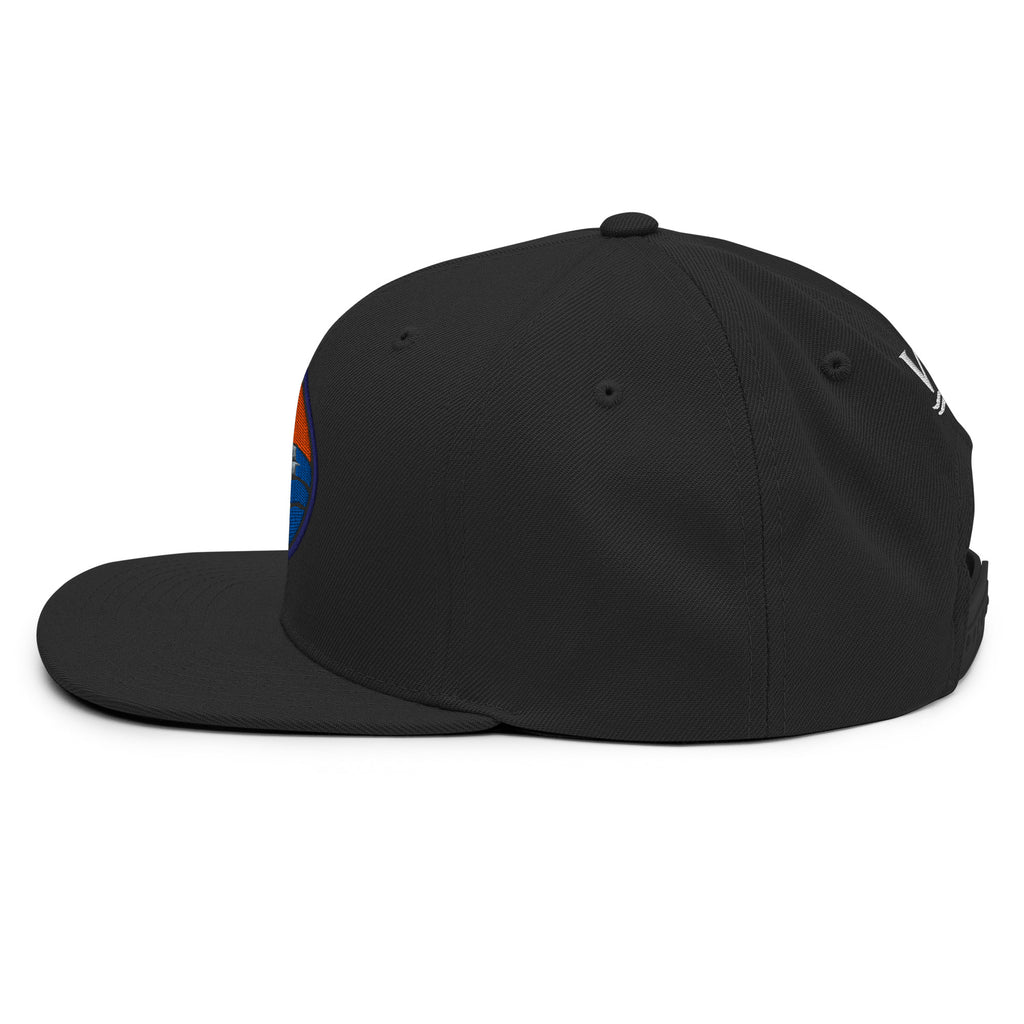 Wake and Lake Circle Crest Snapback Hat worn backwards on a lake boat
Structured snapback lake life hat with circle crest embroidery
Boating snapback cap with Wake and Lake branding
Adjustable circle crest hat for summer lake days
