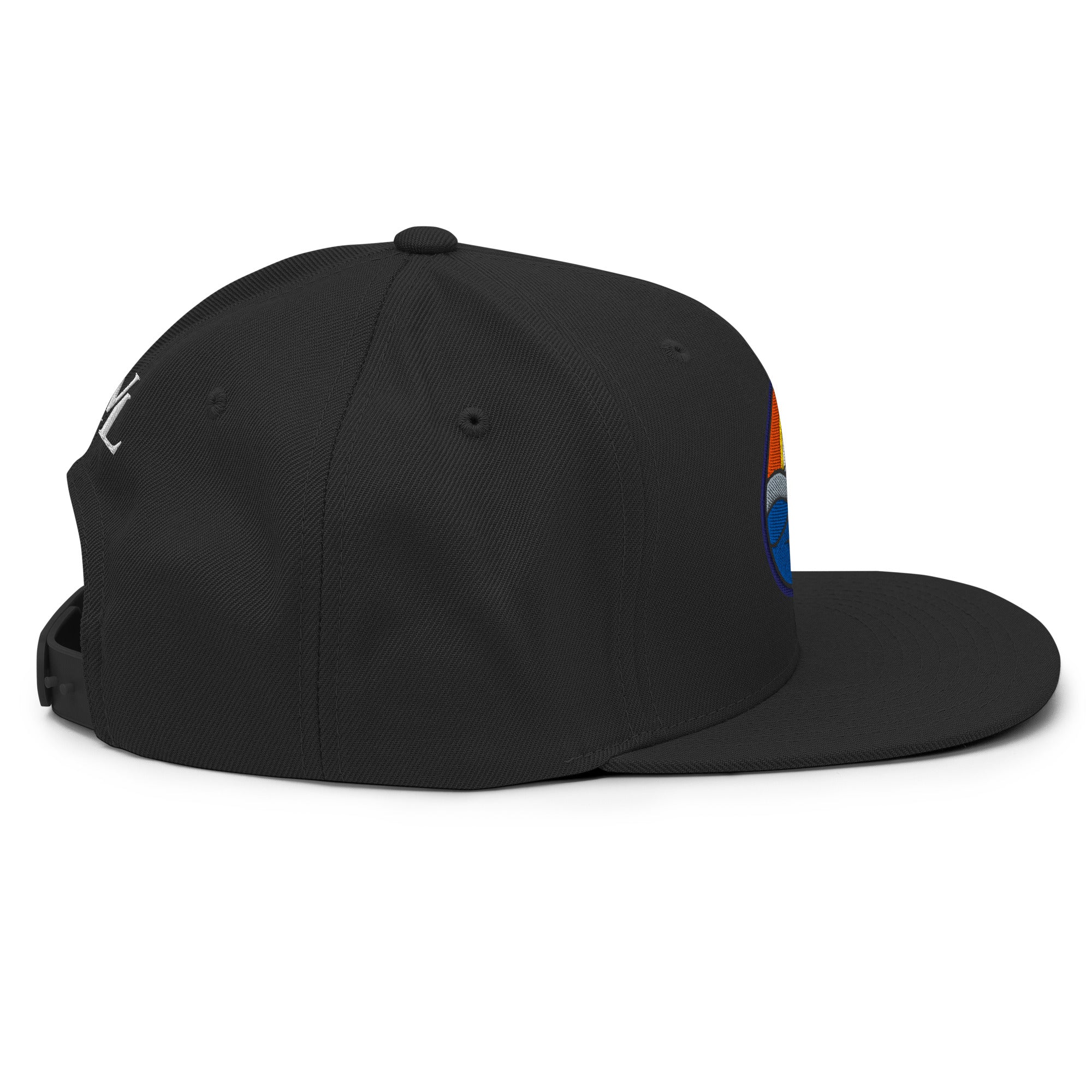 Wake and Lake Circle Crest Snapback Hat worn backwards on a lake boat
Structured snapback lake life hat with circle crest embroidery
Boating snapback cap with Wake and Lake branding
Adjustable circle crest hat for summer lake days
