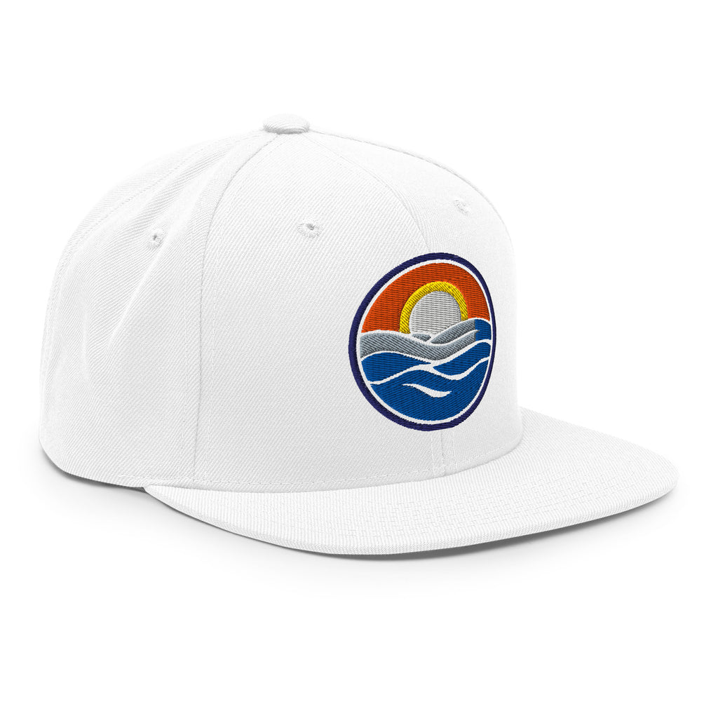 Wake and Lake Circle Crest Snapback Hat worn backwards on a lake boat
Structured snapback lake life hat with circle crest embroidery
Boating snapback cap with Wake and Lake branding
Adjustable circle crest hat for summer lake days
